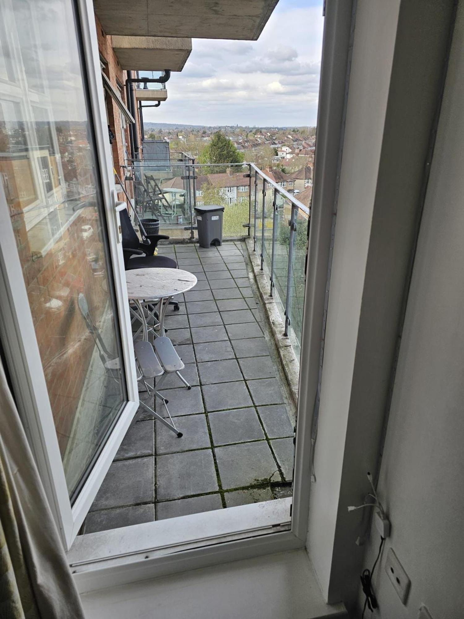 Big Double Room With Bathroom In 2 Bedroom Flat Kitchen Is Shared Harrow on the Hill Экстерьер фото